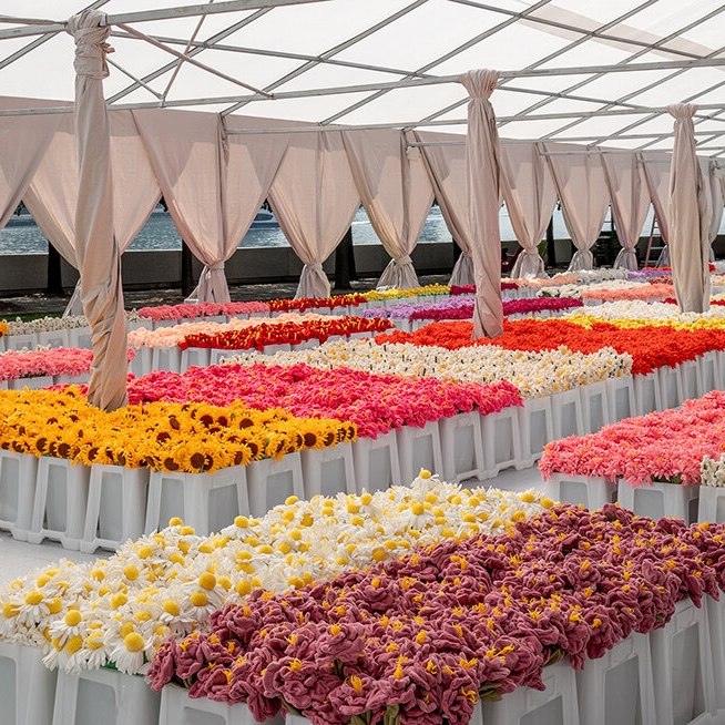 cj-hendry-flower-market-plush-roosevelt-island-new-york-designboom-03